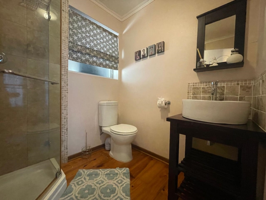 4 Bedroom Property for Sale in Wavecrest Eastern Cape